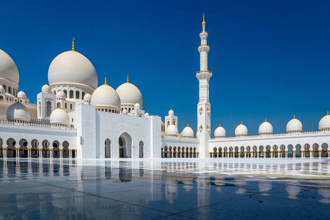 Приказната джамия в Абу Даби