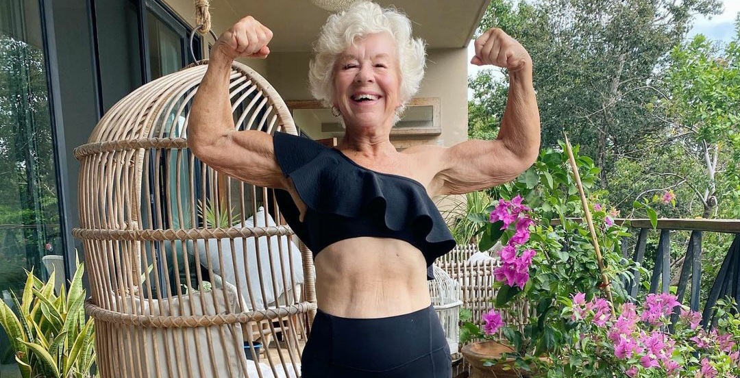 Историята на 75-годишната фитнес инфлуенсърка Джоан Макдоналд, която промени живота си