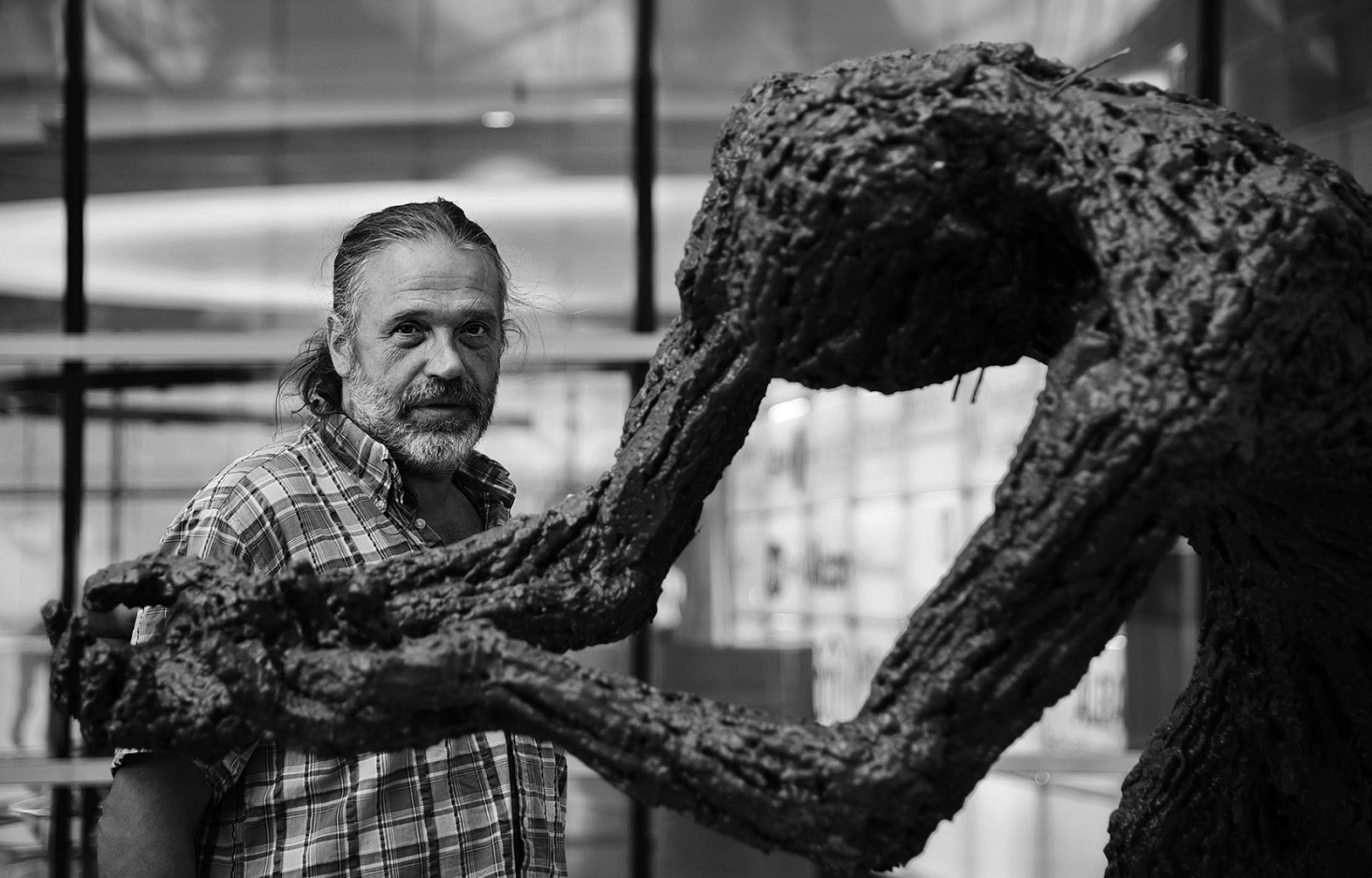 Венцислав Занков на 60 и неговата проспективна изложба ''Още са тук''