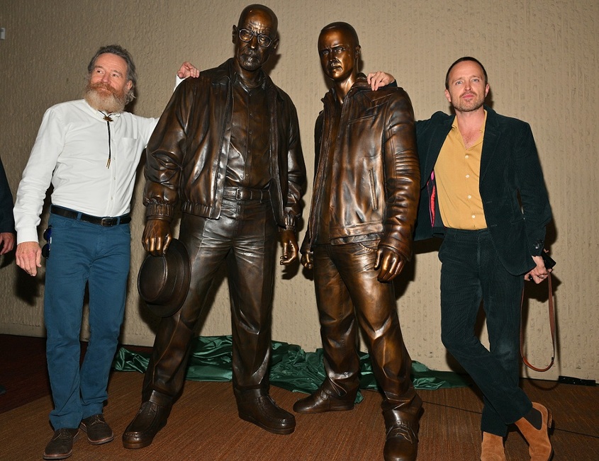 Уолтър Уайт и Джеси Пинкман от ''Breaking Bad'' увековечени с бронзови статуи