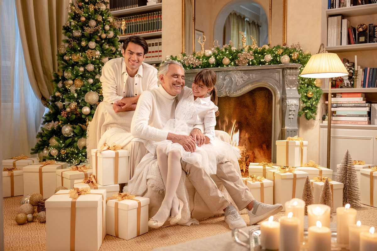 Андреа Бочели, Матео и Вирджиния Бочели с първи съвместен албум - ''A Family Christmas''