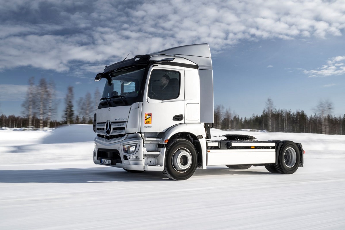 Mercedes-Benz Trucks тестваха електрическите си камиони във Финландия - студът, ледът и снегът са победени