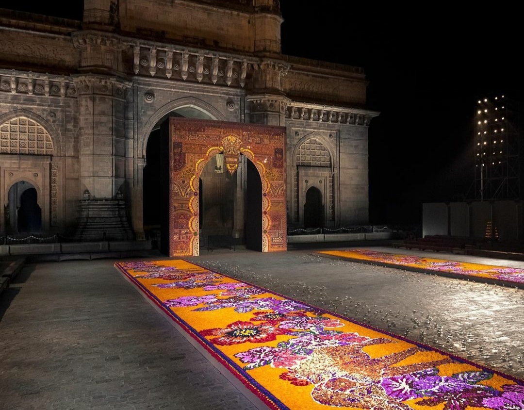 Ревюто на Christian Dior в Мумбай показва изключителното майсторство на индийските занаятчии