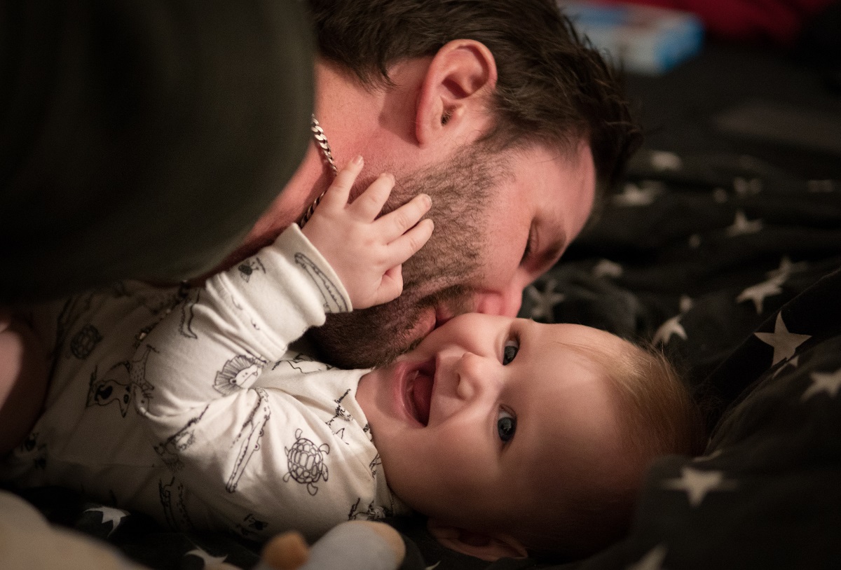 Бащите са по-щастливи от майките - да разгледаме защо