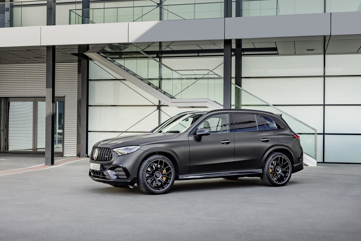 Новият Mercedes-AMG GLC: мощен SUV в две високо производителни модификации