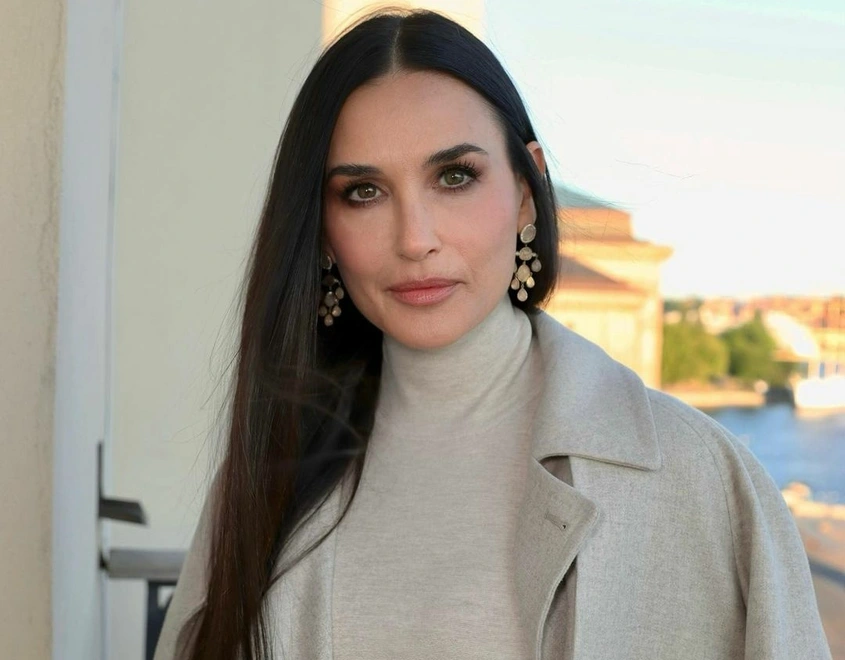 По дяволите правилата - дългата коса вече е най-подходящият стил за жените над 50 години