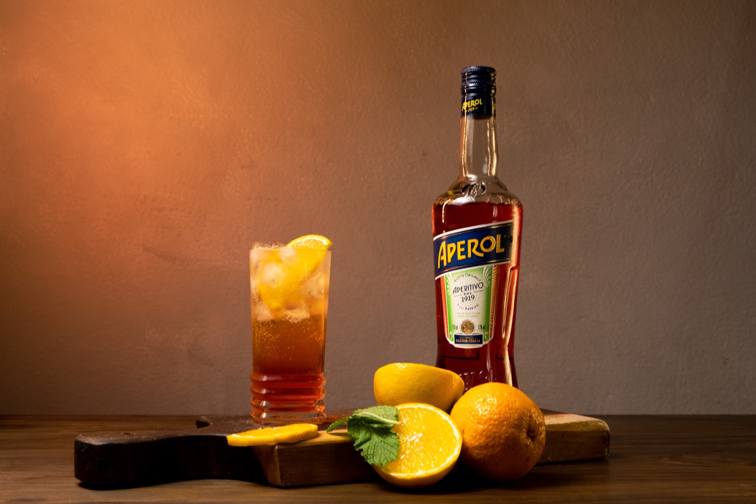 Aperol Spritz: Перфектният освежаващ коктейл на лятото