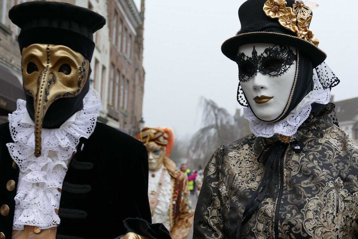Най-кошмарните маски, които хората в днешно време си поставят – част 2