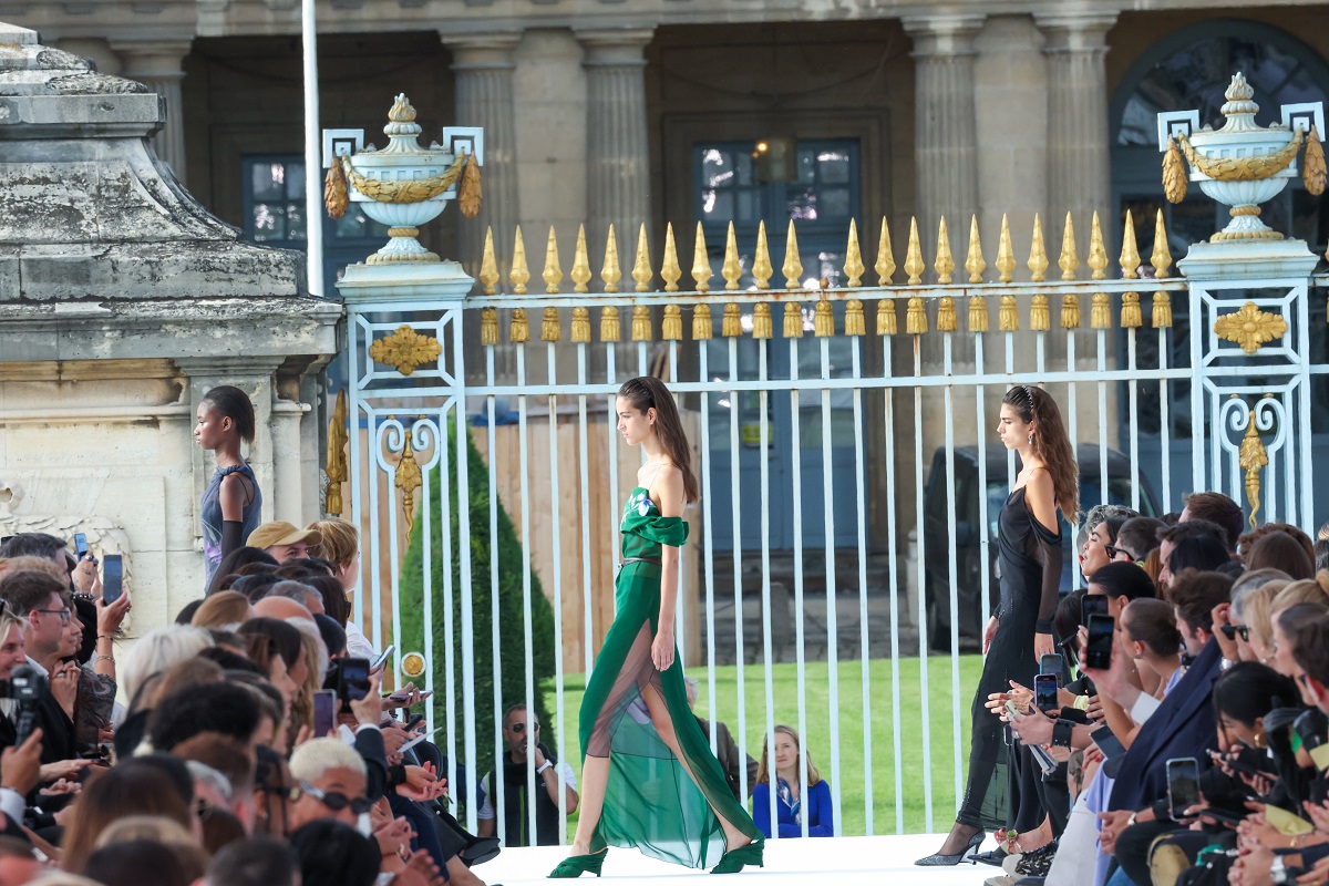 Ново усещане за лекота в Givenchy за пролет 2024 г.