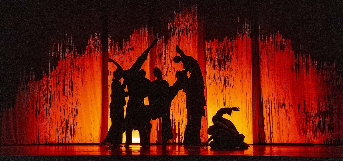 Балет Арабеск ще представи спектакъла ''Триптих'', който е удостоен с трите най-големи танцови награди за изминалия сезон