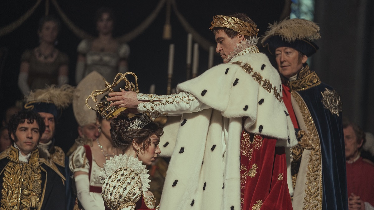 ''Наполеон'' с Хоакин Финикс ни гарантира вълнуващо пътешествие през историята