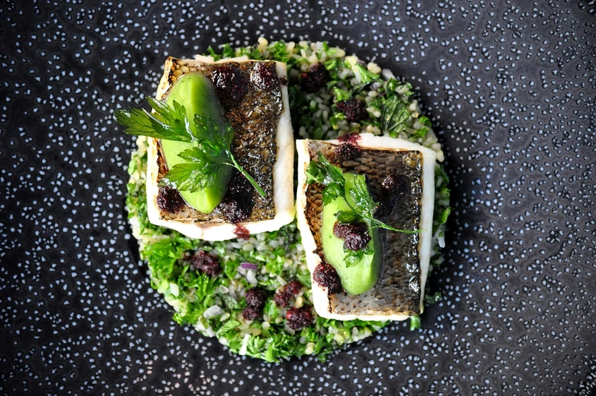 Лаврак на скара със салата от Лоло Росо