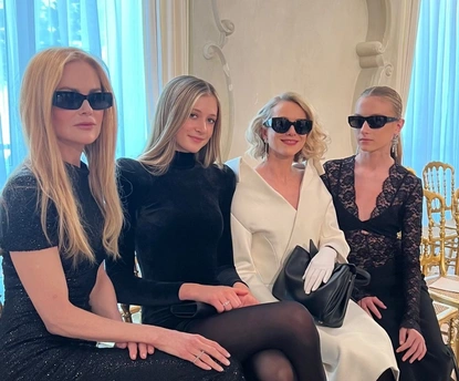 Никол Кидман & Наоми Уотс в компанията на дъщерите си на ревюто на Balenciaga
