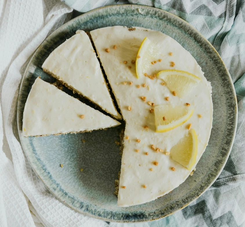 Лимонова торта с маково семе – един италиански сладък шедьовър, който да поднесете за специален повод