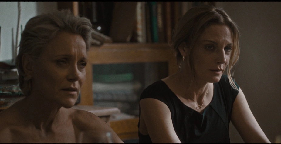 Миналото застига героините във втория епизод на сериала на БНТ „Те, вълните“