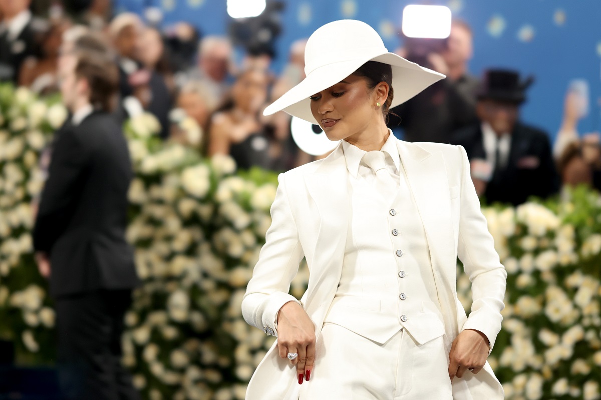 Елегантност в бяло: Зендая озари Met Gala 2025 в Louis Vuitton, отдавайки почит на икона