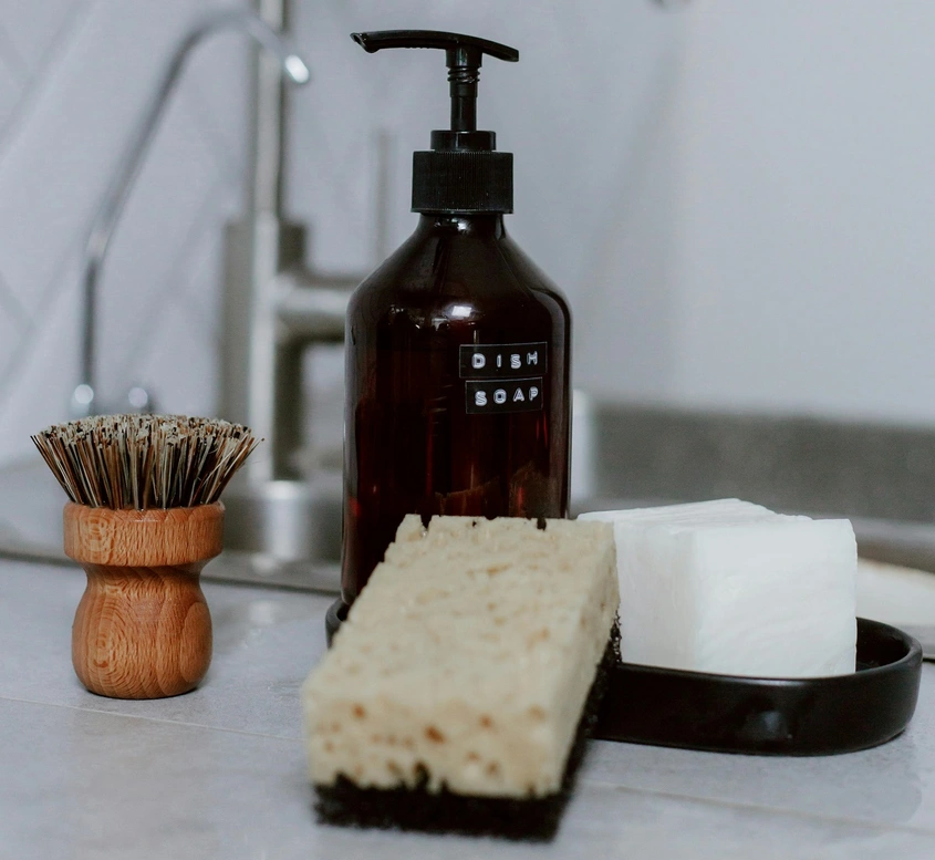 4 съвета от професионалисти за това как да си приготвите еко почистващи препарати, с които да блеснете дома си