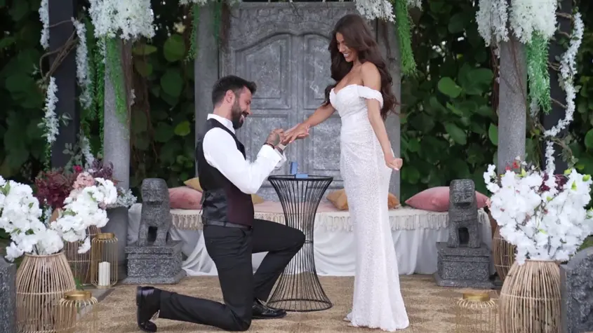 Васил избра Адриана. Мартин предложи брак на Даниела на големия финал на ''Ергенът''