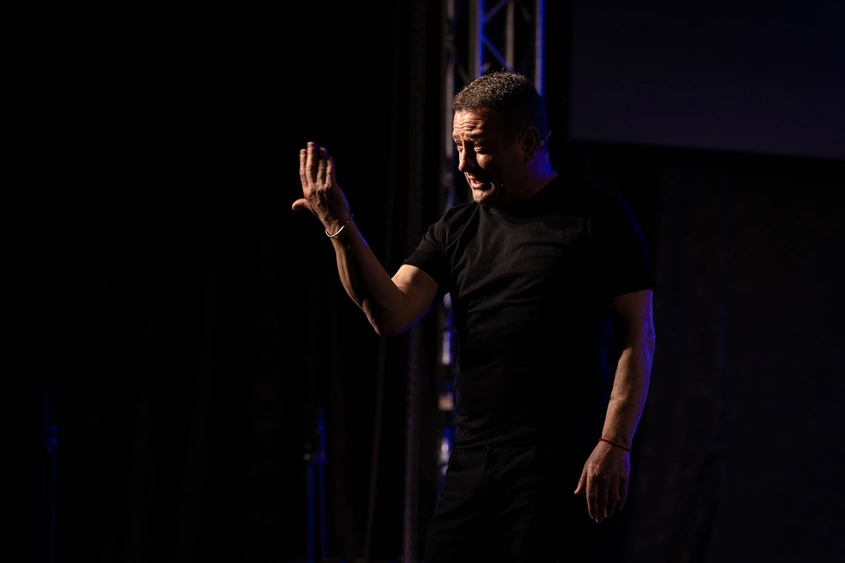 Истински истории и много смях: ''Рачков и жените'' спечели сърцата на публиката във Варна и София