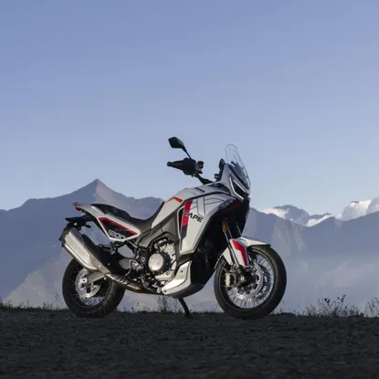 X-CAPE 1200: Отвъд границите на приключението с Moto Morini 