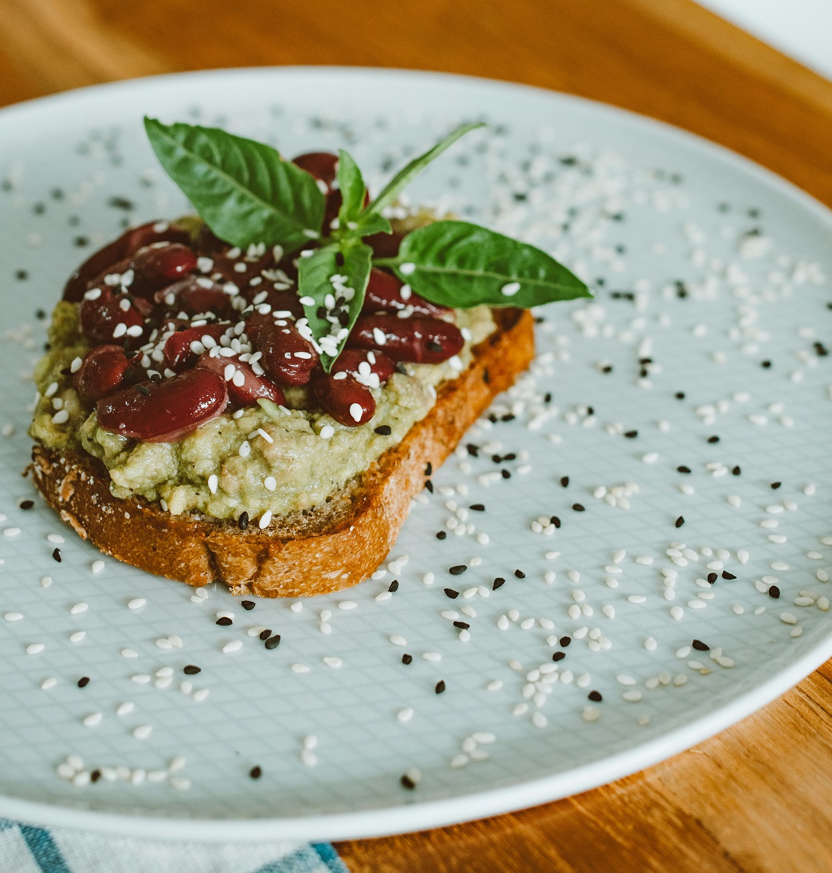 Гурме разядка с авокадо и червен боб