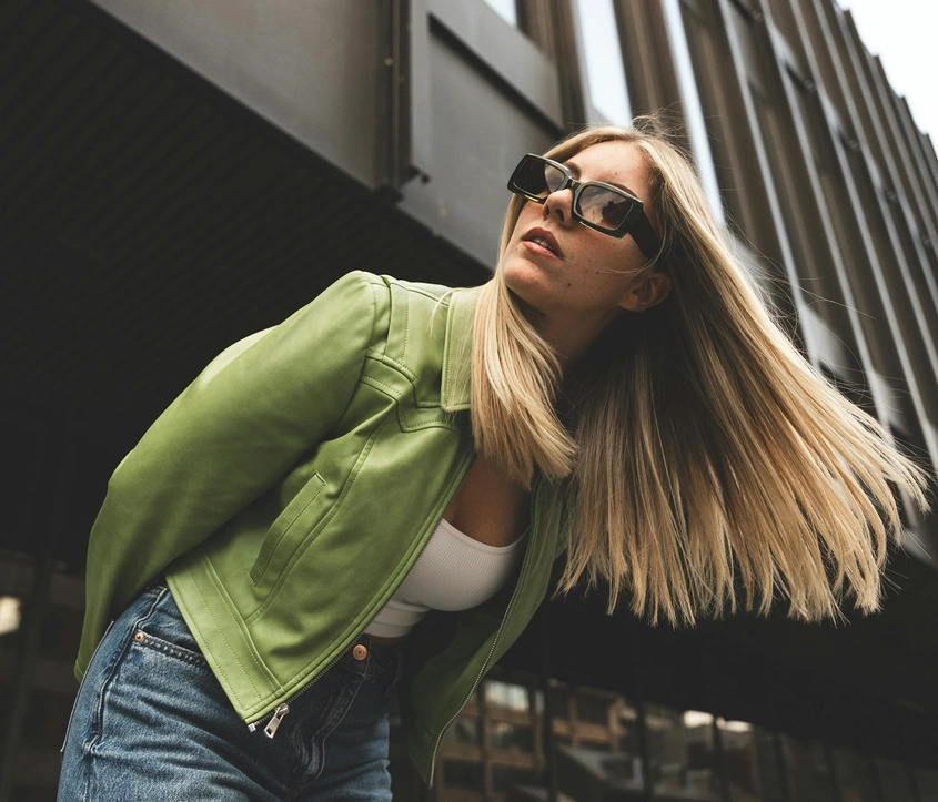 Очарование в действие: Защо жените Близнаци са родени за флирт