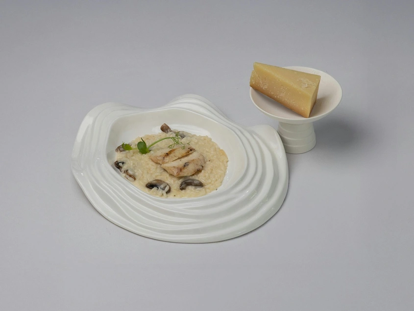 Пилешко филе с кремообразен сос от гъби и трюфел