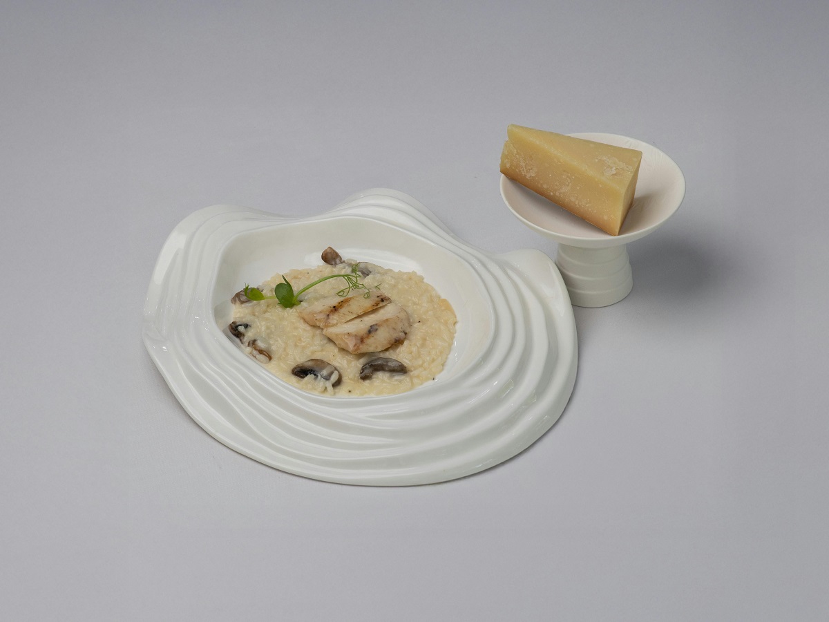 Пилешко филе с кремообразен сос от гъби и трюфел