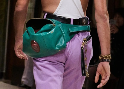 Ръководство за носене на чанта за кръст: Тенденцията за всякакви поводи през 2026 г.