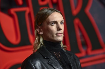 Анатомия на мрака: Артистичният път на Джейми Кембъл Бауър