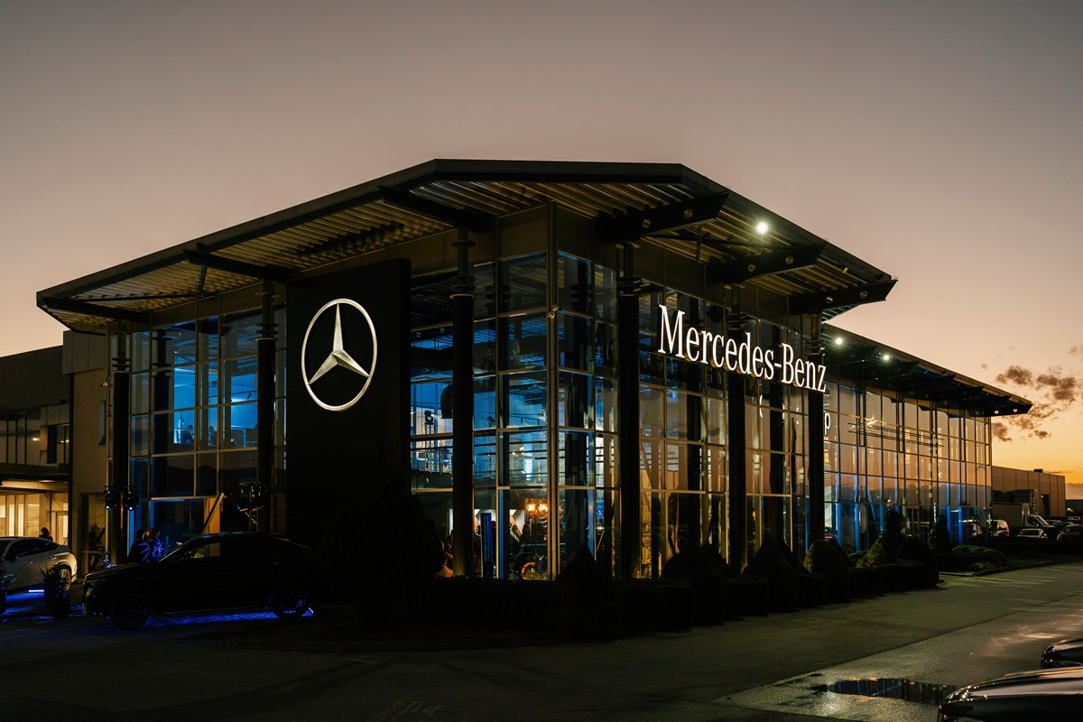 Силвър Стар в Пловдив с нова визия: Обновеният комплекс на Mercedes-Benz задава бъдещето на клиентското изживяване