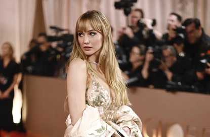 Дженифър Лорънс в изящното творение на Givenchy