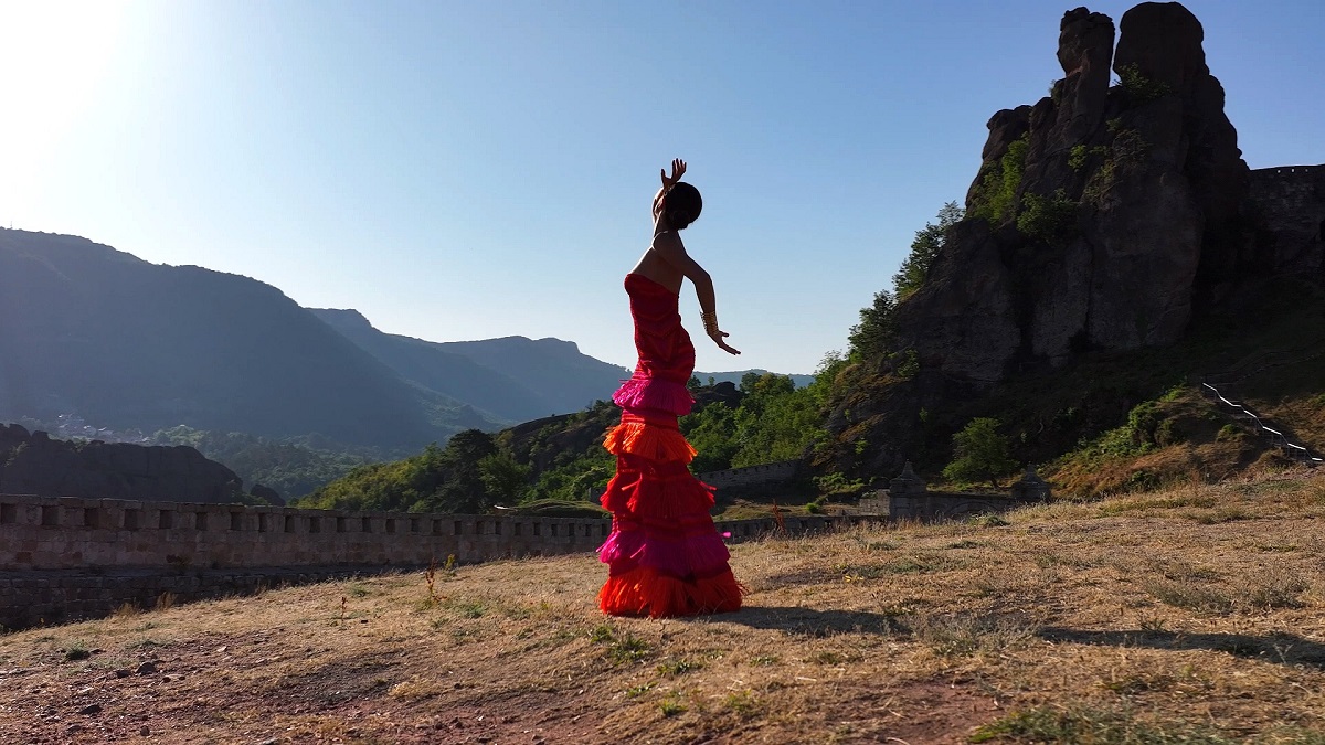 Нина Николина представя ''Страх от високо''