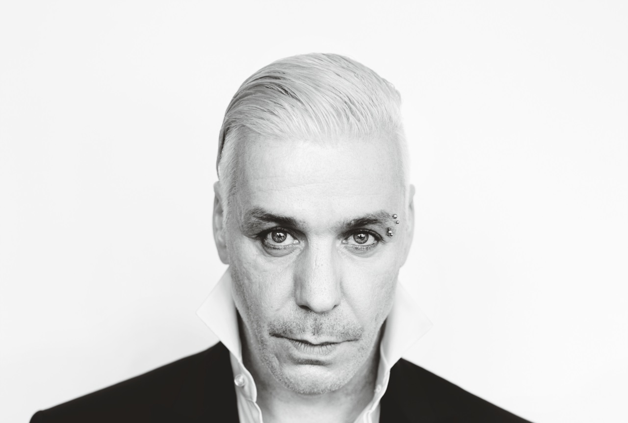 Издателство ''Скрибенс'' представя ''100 стихотворения'' от Тил Линдеман – поезията на легендарния фронтмен на Rammstein за първи път на български език