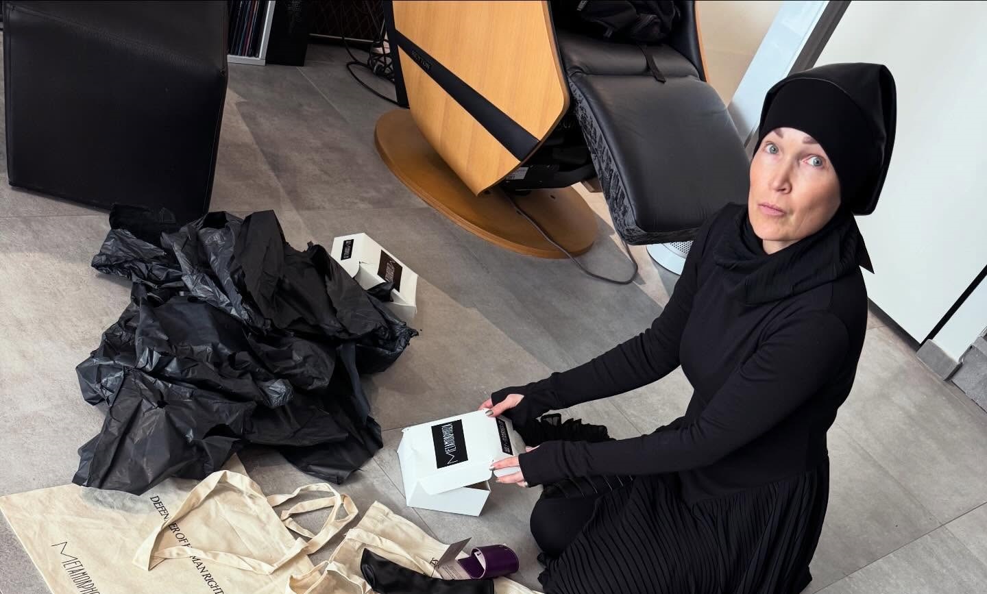 Българска марка облича метъл звездата Таря Турунен