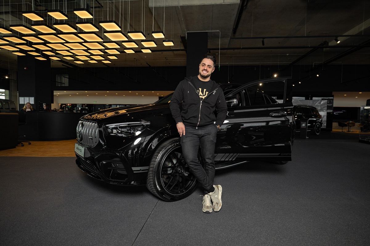 Mercedes-Benz и Карлос Насар поемат заедно към победите