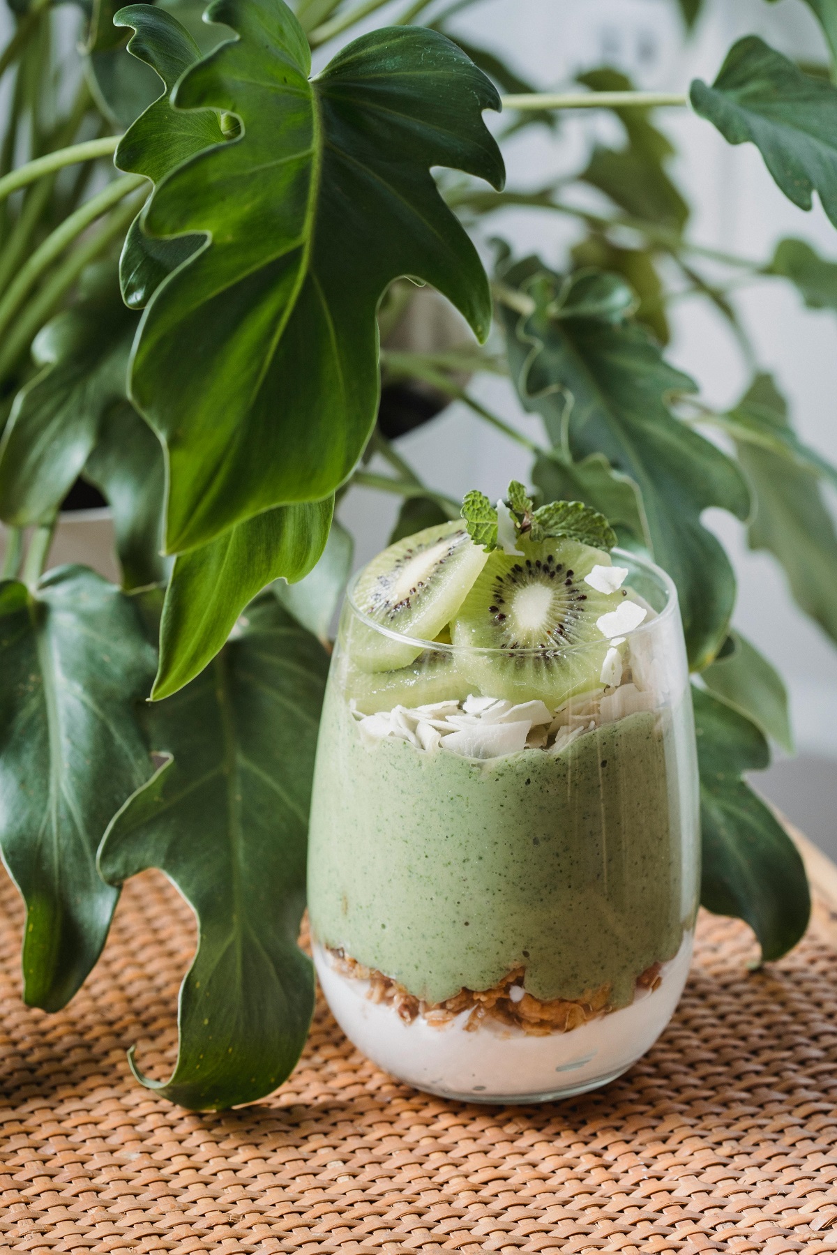 Сладкиш с киви – малка зелена магия в чаша