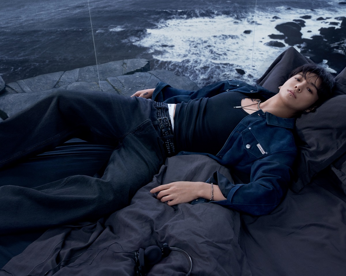 Calvin Klein представя новата си деним кампания с участието на Jung Kook от BTS