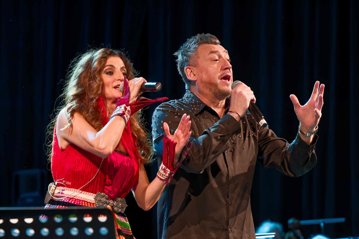 Магия на сцената: Любо Киров изненада Нина Николина на концерта във Варна