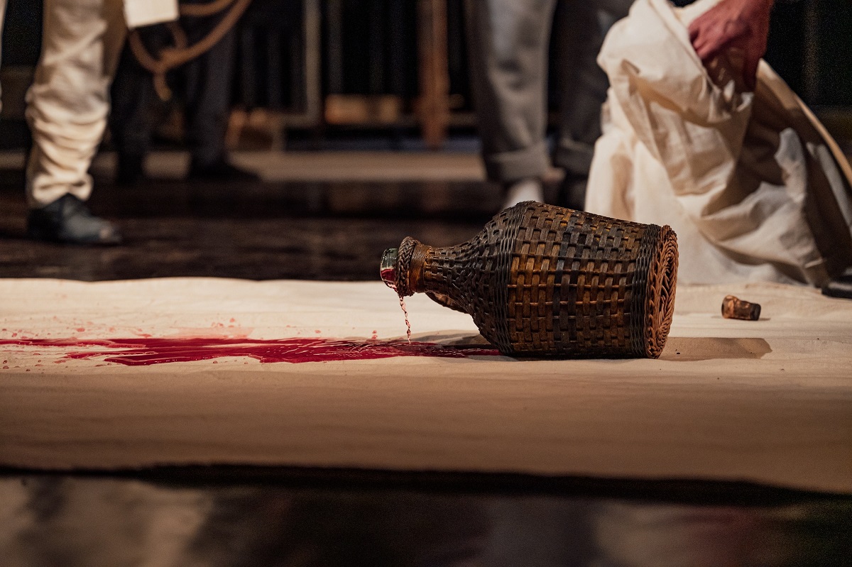 Постановката ''Време разделно'' ще гостува на сцената на Народния театър в София на 21 април