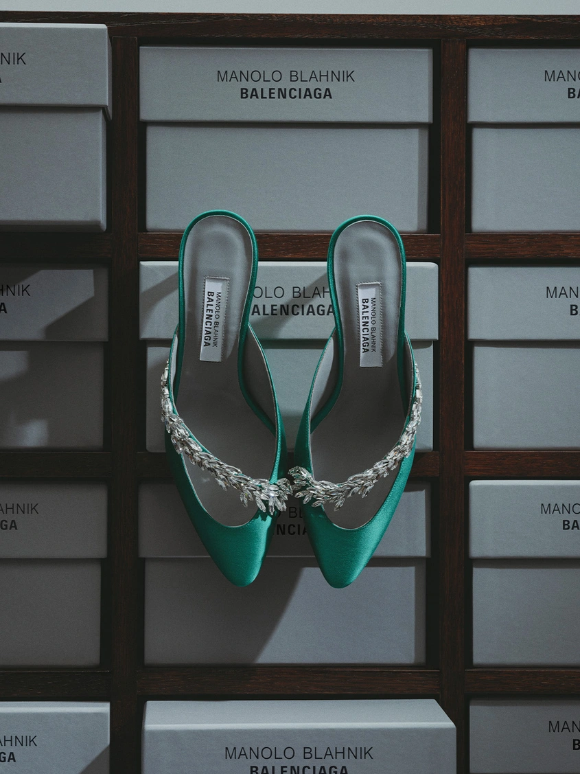 Balenciaga & Manolo Blahnik с първа съвместна колекция обувки